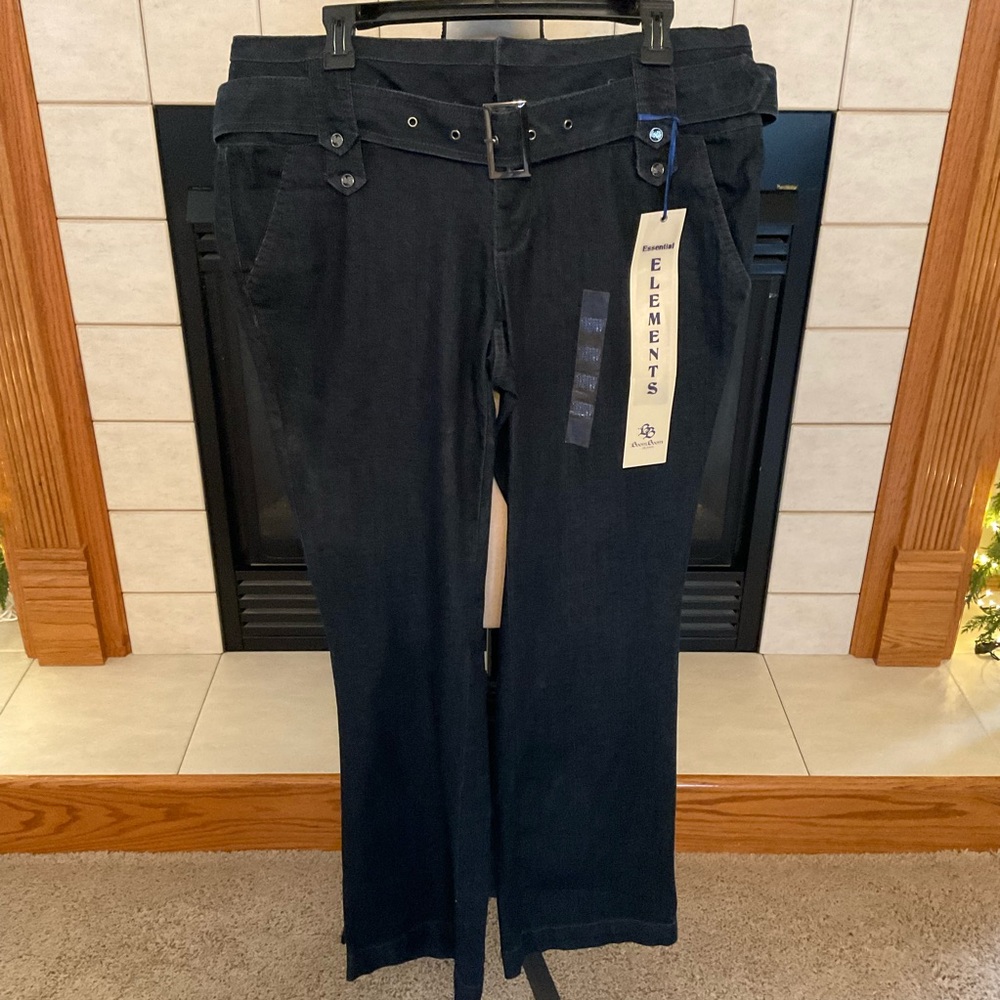 NWT Boom Boom Essential Elements Dark Denim Flare Cut Women’s Jeans, Sz 16W